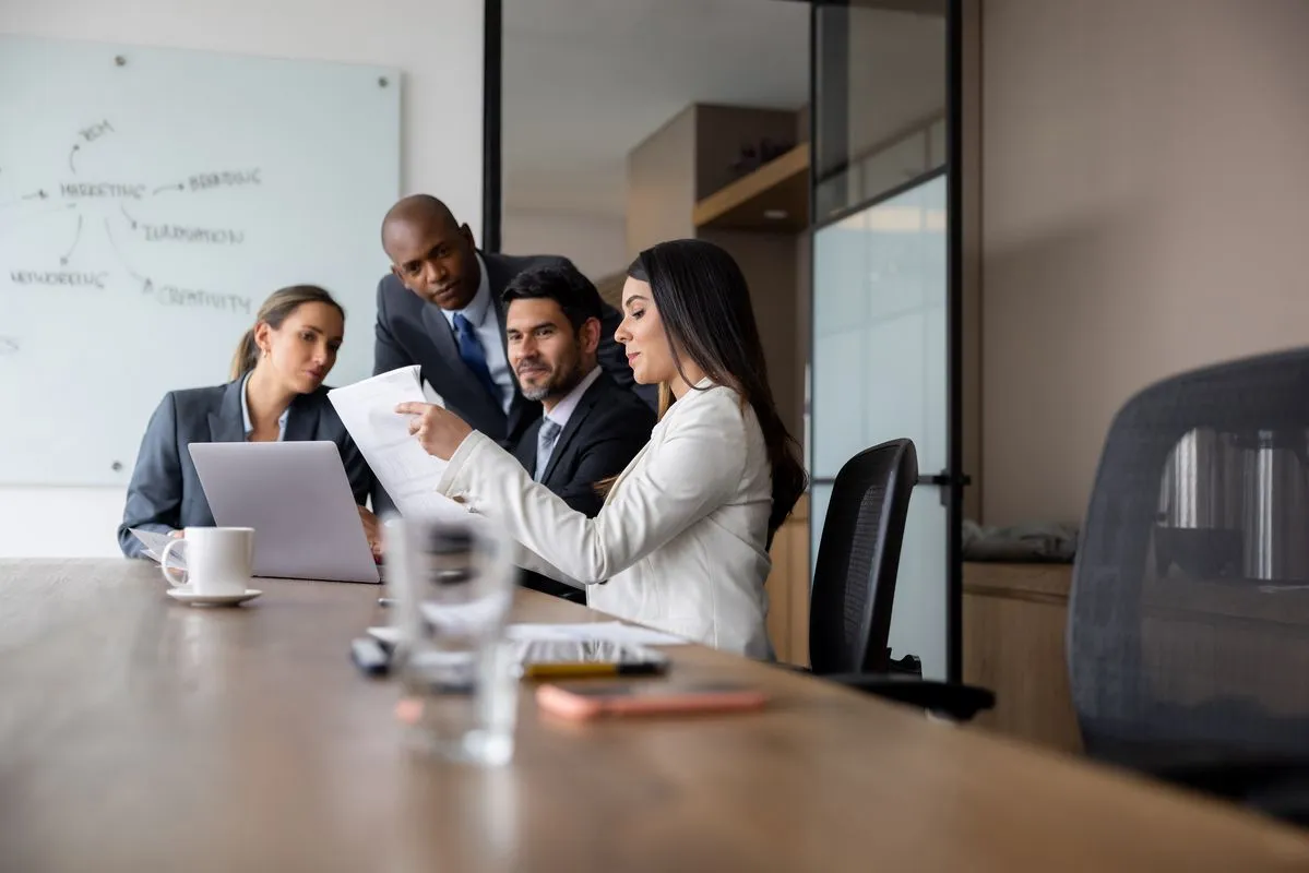 Głębia betonowego korytarza